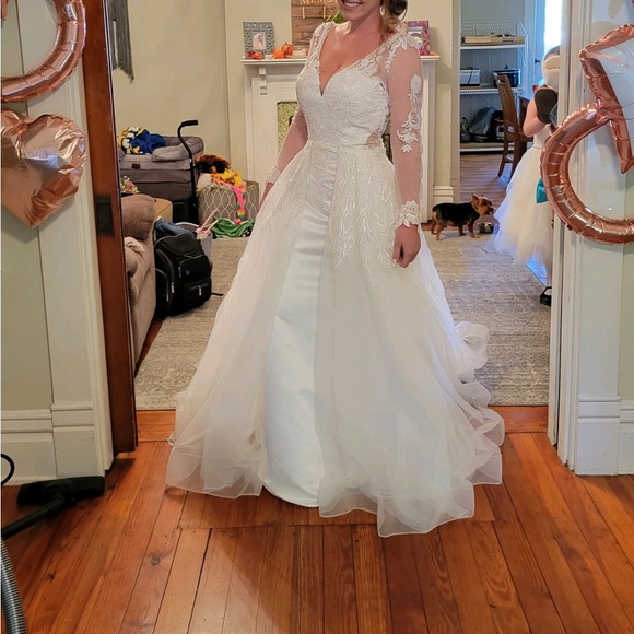 Mon Cheri Ivory Tulle Bridal Detachable Skirt Train Modern Wedding Dress - Picture 4 of 7